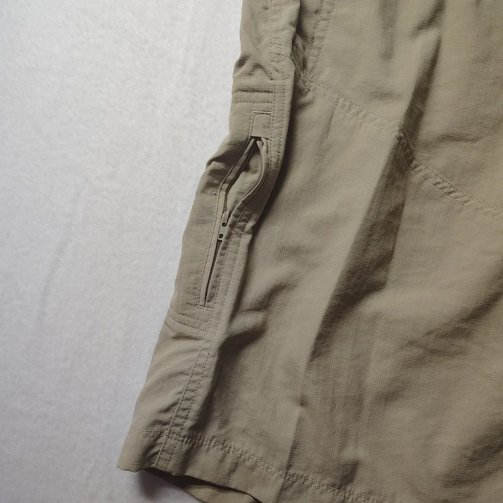 The North Face Mens 32 Khaki Tan Nylon Hiking Cargo‎ Shorts  Regular Fit